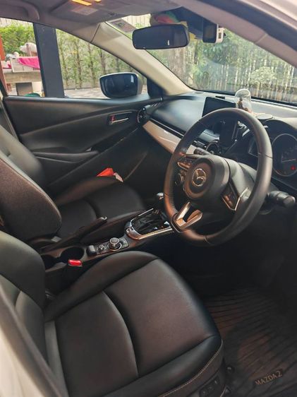 Mazda Mazda 2 2024 1.3 Skyactiv-G S Sports Sedan เบนซิน ไม่ติดแก๊ส เกียร์อัตโนมัติ ขาว รูปที่ 4