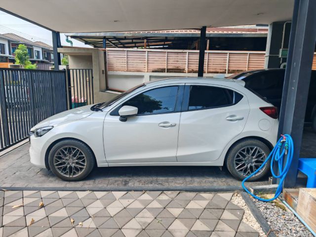 รถ Mazda Mazda 2 1.3 Skyactiv-G S Sports สี ขาว