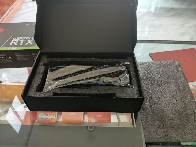 การ์ดจอ RTX3080 10GB XLRB GAMING EPIC-X RGB ครบกล่อง รูปที่ 2