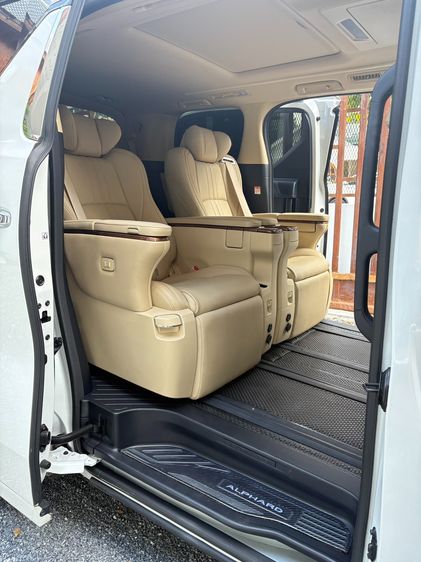 Toyota Alphard 2023 2.5 Executive Lounge Hybrid E-Four 4WD Van ไฮบริด ไม่ติดแก๊ส เกียร์อัตโนมัติ ขาว รูปที่ 2
