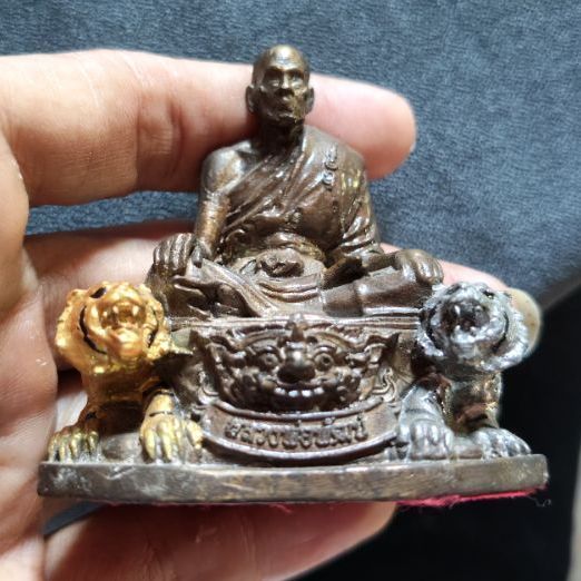 รูปหล่อหลวงพ่อพัฒน์ รูปที่ 2