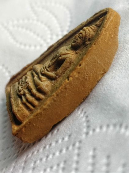 กลีบบัวเล็ก เนื้อผงเกสร หลวงปู่โต๊ะ วัดประดู่ฉิมพลี