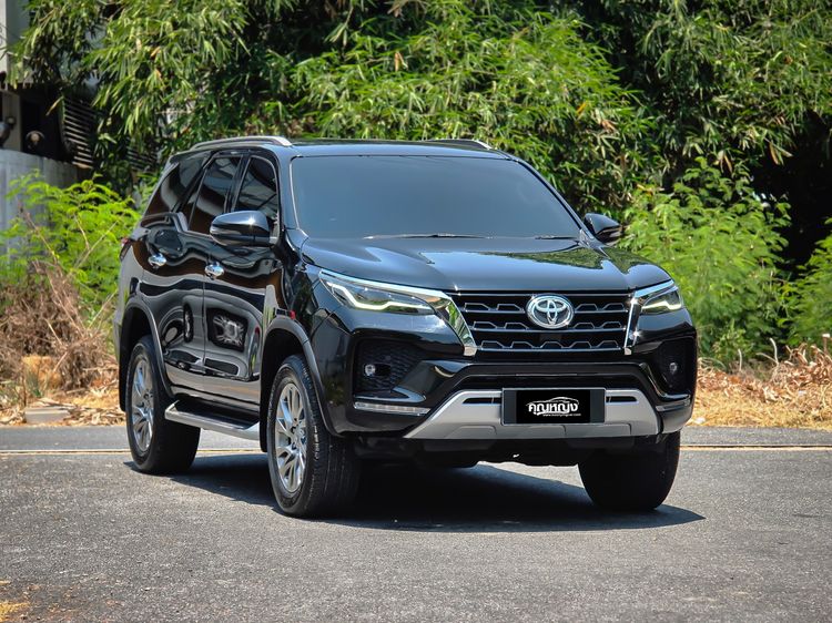 รถ Toyota Fortuner 2.4 G สี ดำ