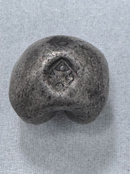 เงินพดด้วง 1 บาท สมัยรัตนโกสินทร์ รัชกาลที่ 2 ตราครุฑ -จักร น้ำหนัก 15.00 กรัม ไม่เจาะรู ไม่เชื่อม