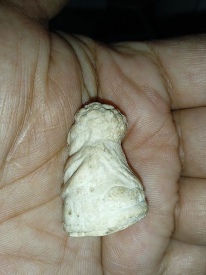 พระสังกัจจายน์ เนื้อผงพุทธคุณ หลวงพ่อกรวย มีผงตะใบทองมวลสารชัด สวยแท้ มีรอยจารด้านหลังองค์พระ รูปที่ 3