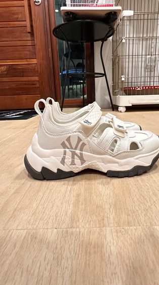 รองเท้าหญิง ใหม่มากใส่แค่ 1 ครั้ง ขาย 2,350 รุ่น big bull รูปที่ 12