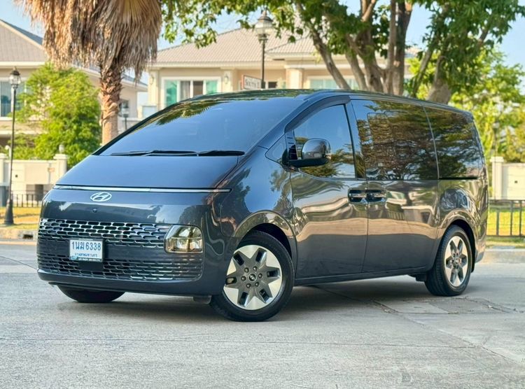 Hyundai Staria 2.2 SEL 8AT รุ่น Top ปี 2022 ใช้งานน้อย 8 หมื่นโล เจ้าของเดียว ประวัติครบ