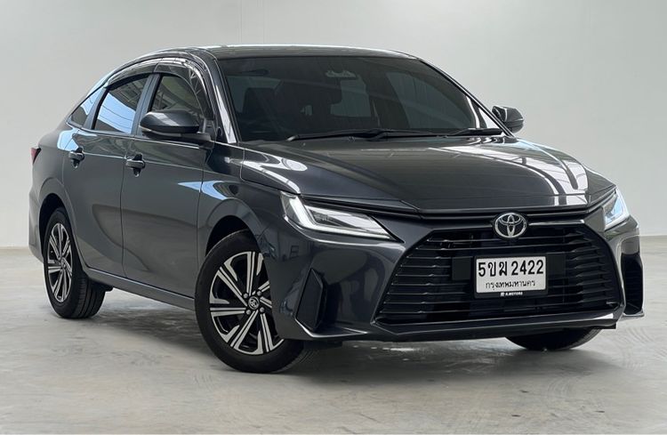 Toyota Yaris ATIV 2023 1.2 Smart Sedan เบนซิน ไม่ติดแก๊ส เกียร์อัตโนมัติ เทา รูปที่ 2