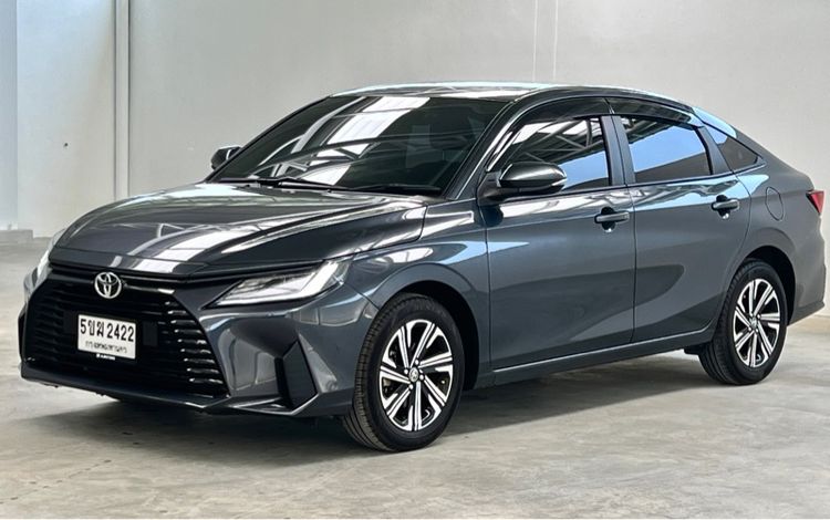 Toyota Yaris ATIV 2023 1.2 Smart Sedan เบนซิน ไม่ติดแก๊ส เกียร์อัตโนมัติ เทา รูปที่ 3