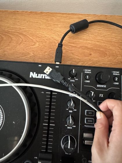 Numark DJ Controller for Sale รูปที่ 6