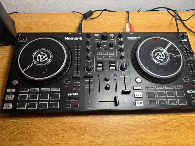 Numark DJ Controller for Sale รูปที่ 2