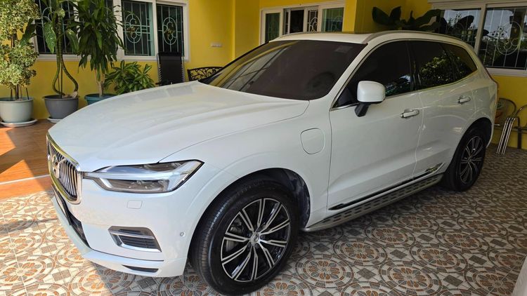 Volvo XC60 2020 2.0 T8 Plug-in Hybrid AWD Inscription Utility-car เบนซิน ไม่ติดแก๊ส เกียร์อัตโนมัติ ขาว รูปที่ 3