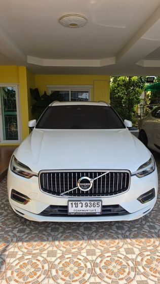 รถ Volvo XC60 2.0 T8 Plug-in Hybrid AWD Inscription สี ขาว