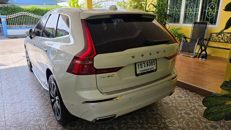 Volvo XC60 2020 2.0 T8 Plug-in Hybrid AWD Inscription Utility-car เบนซิน ไม่ติดแก๊ส เกียร์อัตโนมัติ ขาว รูปที่ 4