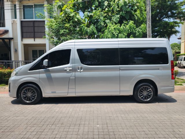 Toyota Commuter 2020 2.8 Van ดีเซล ไม่ติดแก๊ส เกียร์อัตโนมัติ บรอนซ์เงิน รูปที่ 3