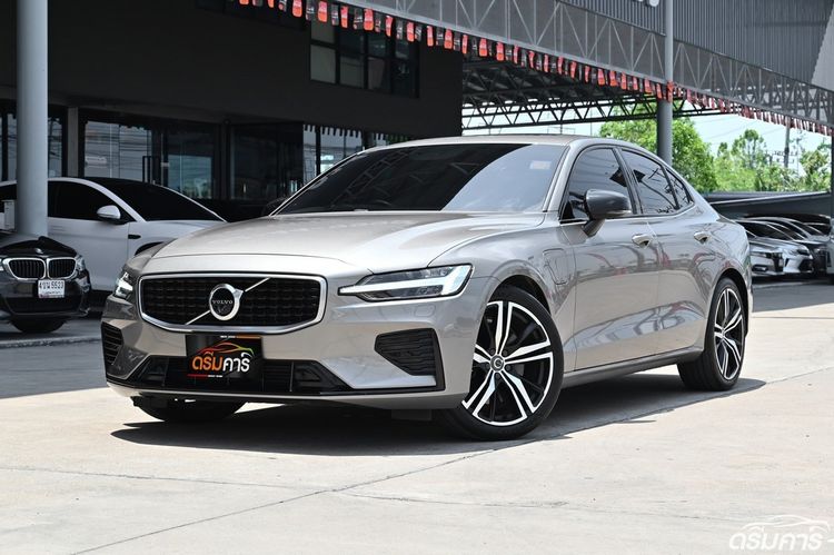 รถ Volvo S60 2.0 T8 R-Design 4WD สี น้ำตาล