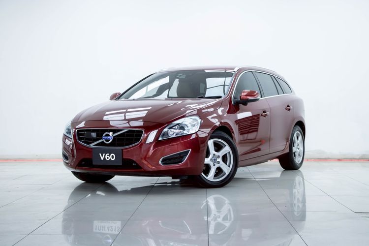 รถ Volvo V60 1.6 Drive สี แดง