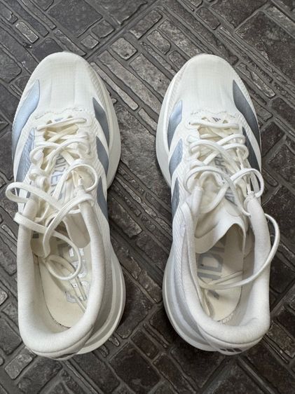 รองเท้า