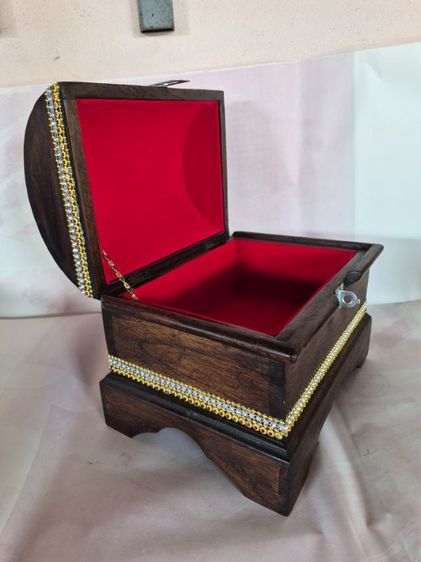 กล่องไม้สักบุกำมะหยี่ กล่องใส่พระ ใส่เครื่องประดับ รูปที่ 4