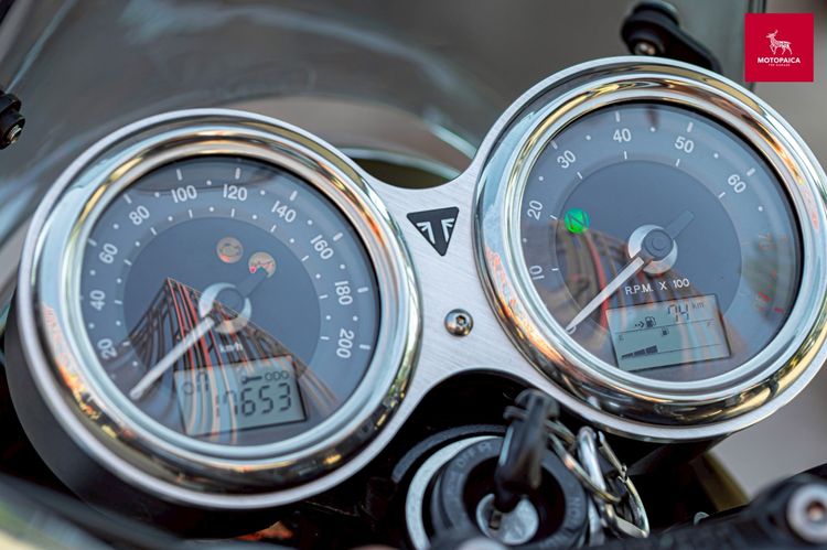 Triumph Bonneville T100 ปี2019 สีดำเงา วิ่ง17,000Km. สภาพใหม่มาก รูปที่ 5