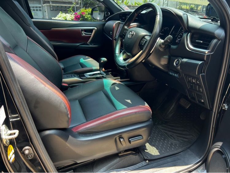 Toyota Fortuner 2020 2.4 Legender Utility-car ดีเซล ไม่ติดแก๊ส เกียร์อัตโนมัติ ดำ รูปที่ 3