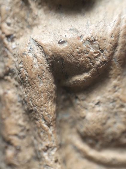 พระนางพญาเนื้อดินพิษณุโลกครับ รูปที่ 7