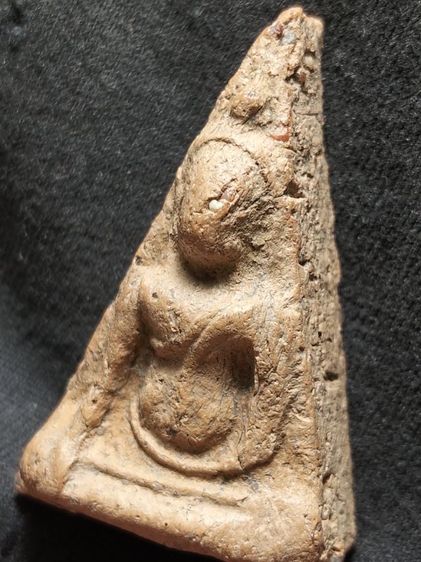 พระนางพญาเนื้อดินพิษณุโลกครับ รูปที่ 16