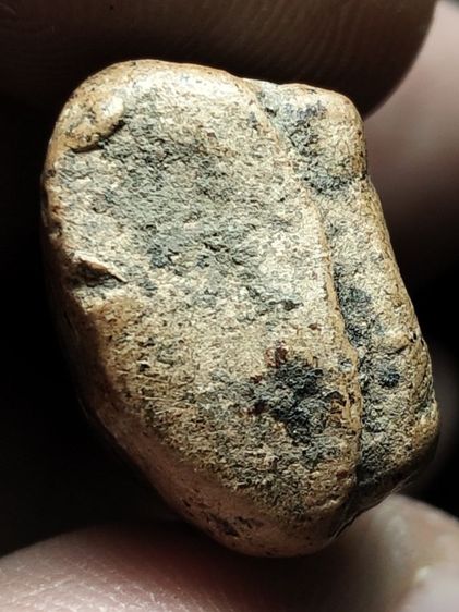 พระคงลำพูนครับ รูปที่ 10