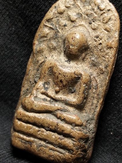 พระคงลำพูนครับ รูปที่ 8