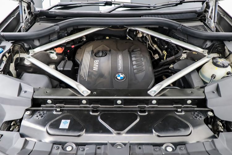 BMW X7 2021 xDrive30d M Sport (G07) Utility-car ดีเซล ไม่ติดแก๊ส เกียร์อัตโนมัติ ขาว รูปที่ 3