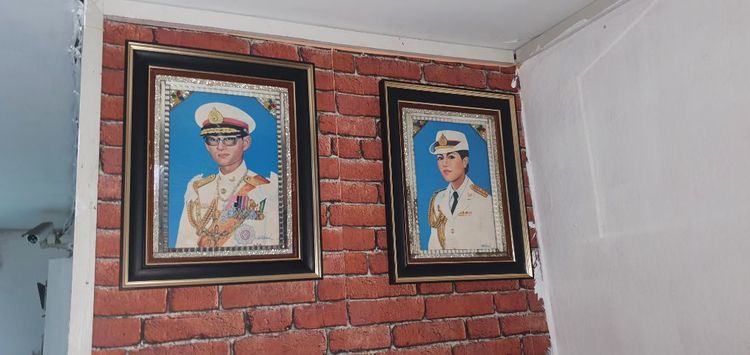 ภาพรัชกาลที่ 9   พระราชินี