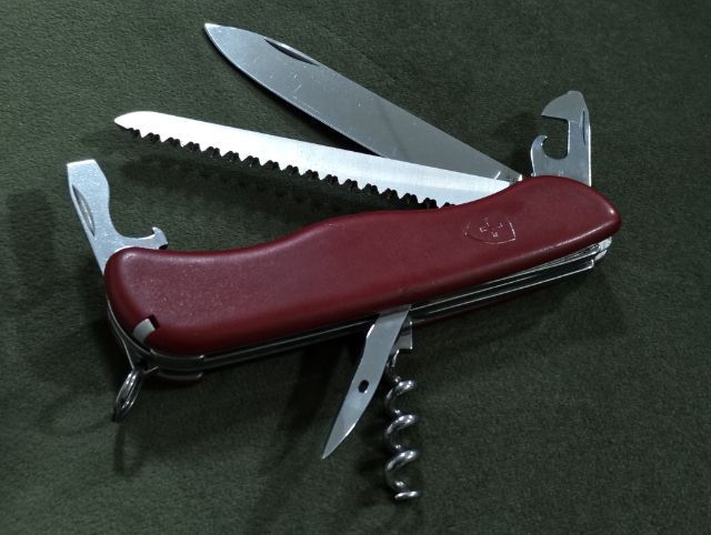 Victorinox Forester 111 mm. แท้มือสองประกับแน่นกระชังเครื่องมือสวยครบคมเดิม แหนบ-ไม้จิ้มฟันครบ ราคา 990.-รวมส่งเก็บเงินปลายทางไม่บวกเพิ่ม รูปที่ 2