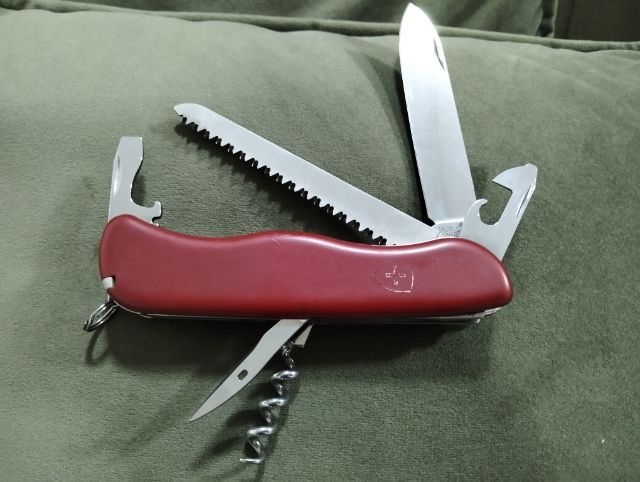 Victorinox Forester 111 mm. แท้มือสองประกับแน่นกระชังเครื่องมือสวยครบคมเดิม แหนบ-ไม้จิ้มฟันครบ ราคา 990.-รวมส่งเก็บเงินปลายทางไม่บวกเพิ่ม รูปที่ 5