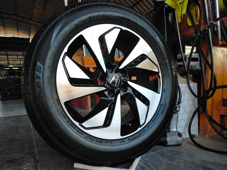 แม็กฮอนด้า ขอบ18 พร้อมยางดันลอป 235 60 18 ปี25 แม็กไม่ดุ้งไม่คดไม่แตก ยางสวยทุกเส้น ใส่ CRV g3 g4 g5 g6