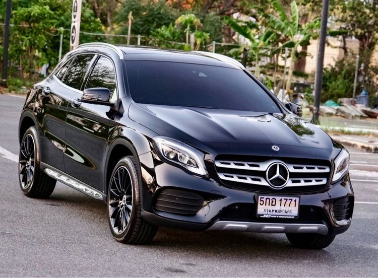 รถ Mercedes-Benz GLA-Class GLA250 สี ดำ