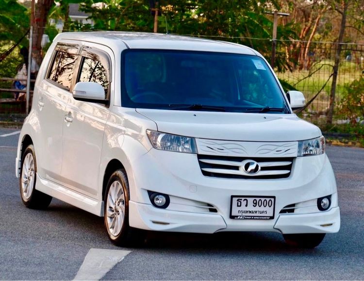 รถ Toyota BB 1.5 Z สี ขาว