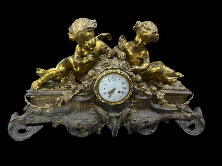 นาฬิกาเก่าคลาสสิค ขนาดใหญ่มากๆสภาพสวย ฐาน33นิ้ว  85เซน แบ่งที่ 99000 