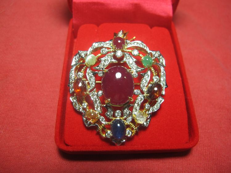 สร้อยคอและจี้ จี้ทองคำฝังเพชรแท้ พลอยนพเก้าขนาดใหญ่สวย เพชร2.79 ct ทอง 17.15g ราคา 95,500