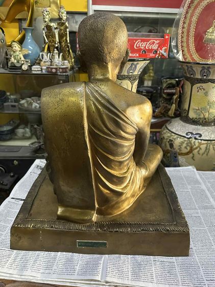  พระบูชาหน้าตัก16นิ้ว หลวงปู่บุญมีองค์ใหญ่มากๆ  หลวงปู่บุญมี โชติปาโล วัดสระประสานสุสภาพสวยเดิมๆสร้างน้อย รับปะกันแท้ กทม นัดรับได้เลยนะครับ รูปที่ 2