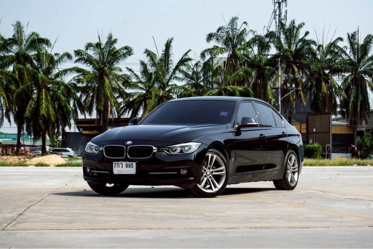 รถ BMW Series 3 330e สี ดำ