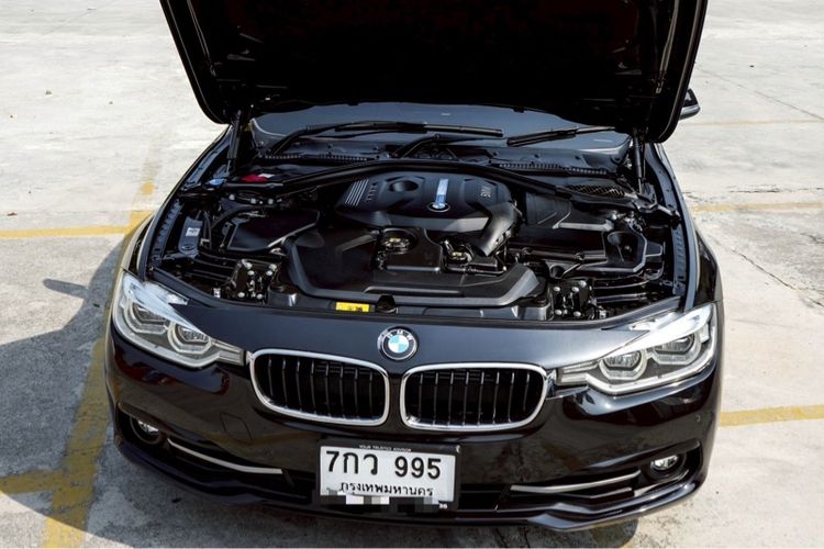 BMW Series 3 2018 330e Sedan เบนซิน ไม่ติดแก๊ส เกียร์อัตโนมัติ ดำ รูปที่ 3