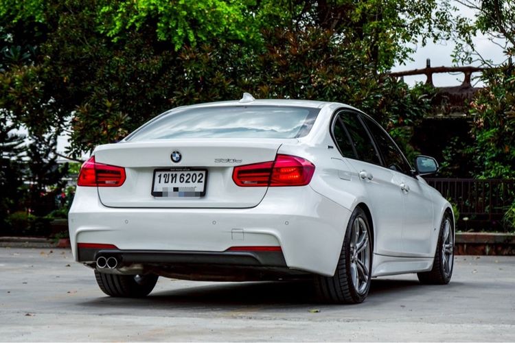 BMW Series 3 2018 330e Sedan ปลั๊กอินไฮบริด (PHEV) ไม่ติดแก๊ส เกียร์อัตโนมัติ ขาว รูปที่ 3