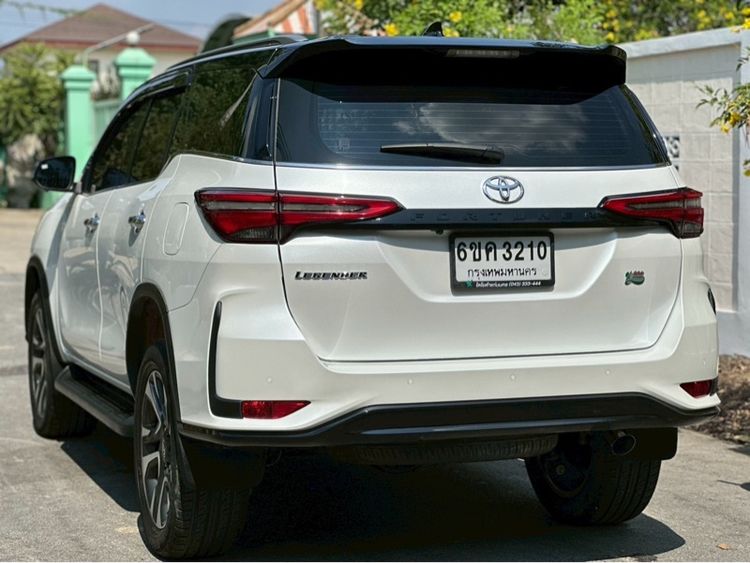 Toyota Fortuner 2023 2.4 V Utility-car ดีเซล ไม่ติดแก๊ส เกียร์อัตโนมัติ ขาว รูปที่ 3