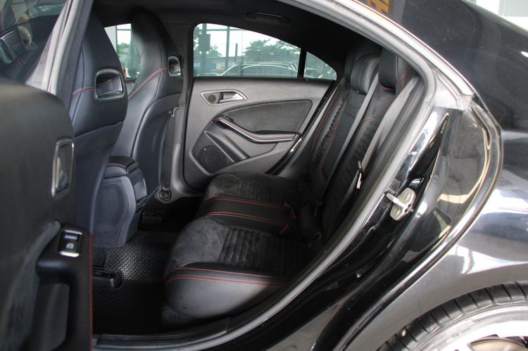 Mercedes-Benz CLA-Class 2014 CLA250 AMG Sedan เบนซิน ไม่ติดแก๊ส เกียร์อัตโนมัติ ดำ รูปที่ 4