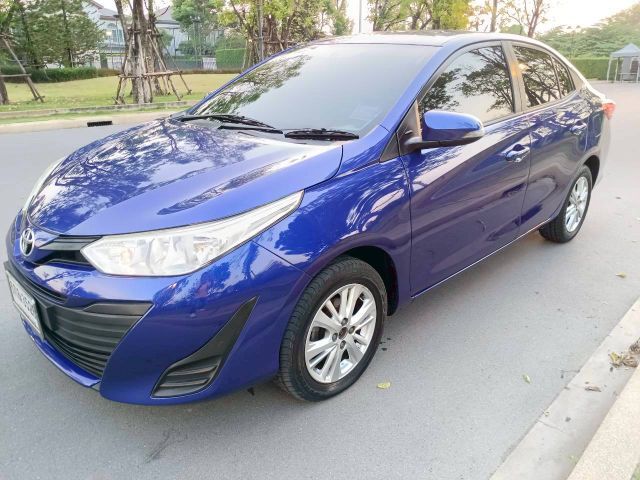รถ Toyota Yaris ATIV 1.2 E สี น้ำเงิน