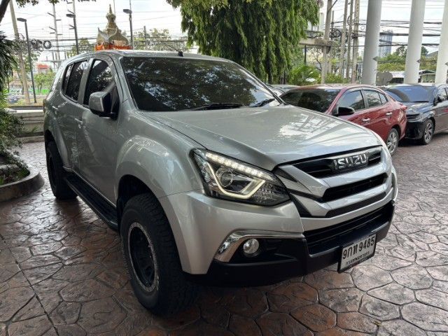 รถ Isuzu MU-X 1.9 สี เทา