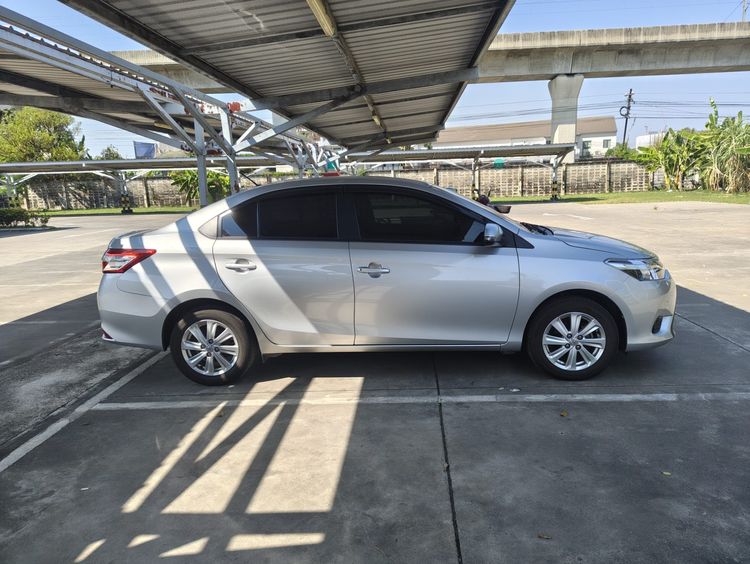Toyota Vios 2015 1.5 E Sedan เบนซิน ไม่ติดแก๊ส เกียร์อัตโนมัติ บรอนซ์เงิน รูปที่ 4