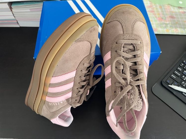 รองเท้า Adidas แท้