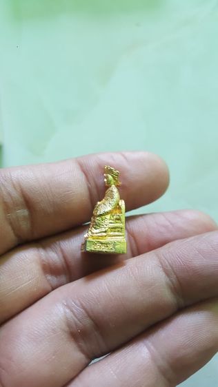 รูปหล่อเจ้าแม่ลิัมกอเหนี่ยว รุ่น3ปี2535พิธีฯใหญ่ จ.ปัตตานี เนื้อกะไหล่ทอง มาเสนอพร้อมกล่องเดิมๆครับ รูปที่ 4