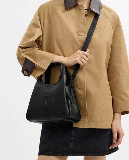 กระเป๋าCoachใหม่ ของแท้ จากshop USA Coach Lana Shoulder Bag 23 Black รูปที่ 8